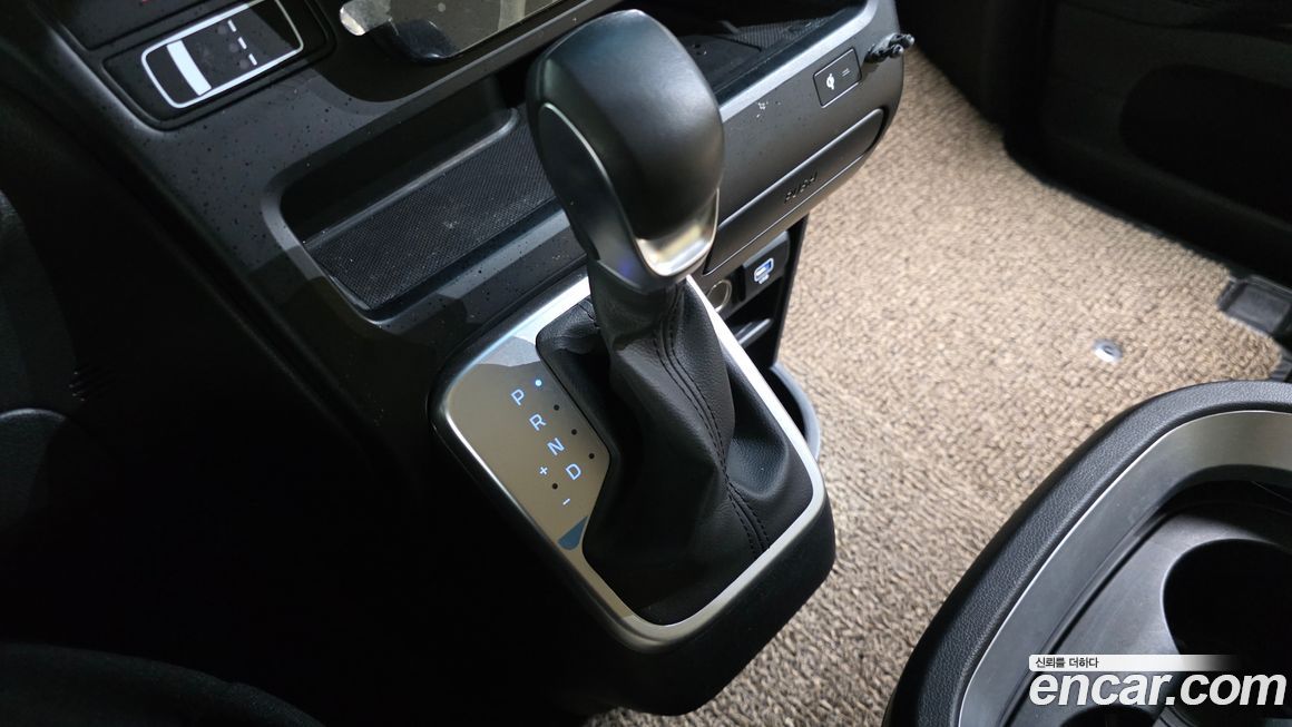 Hyundai Staria 2025