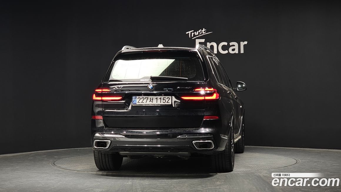 BMW X7 2025