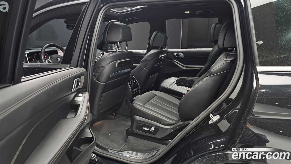 BMW X7 2025