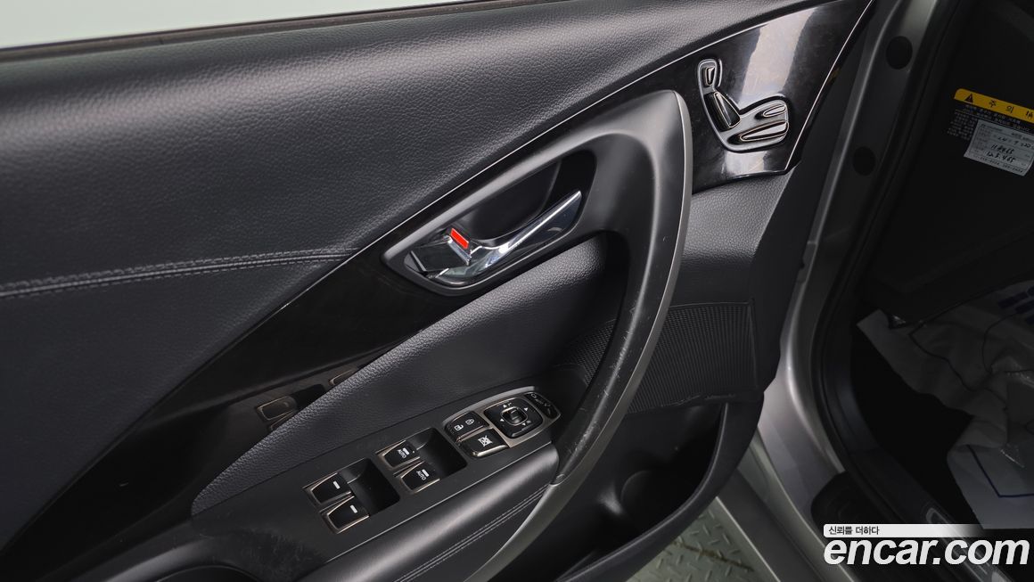 Hyundai Grandeur 2012