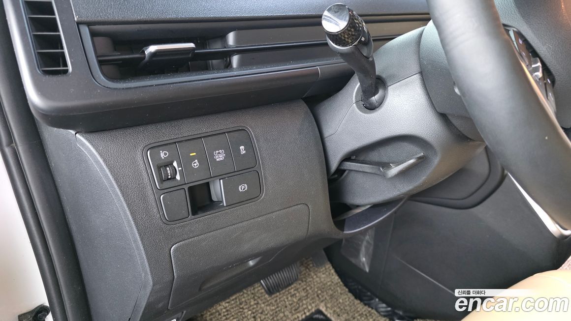 Hyundai Staria 2025