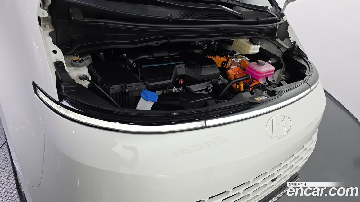 Hyundai Staria 2025