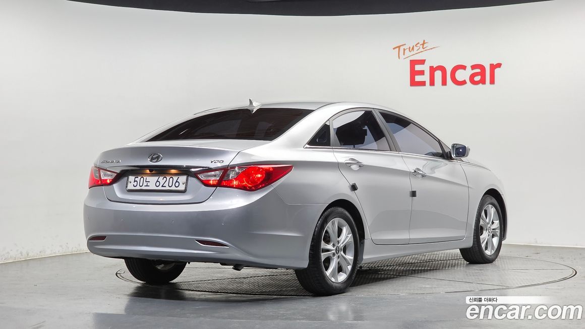 Hyundai Sonata 2011