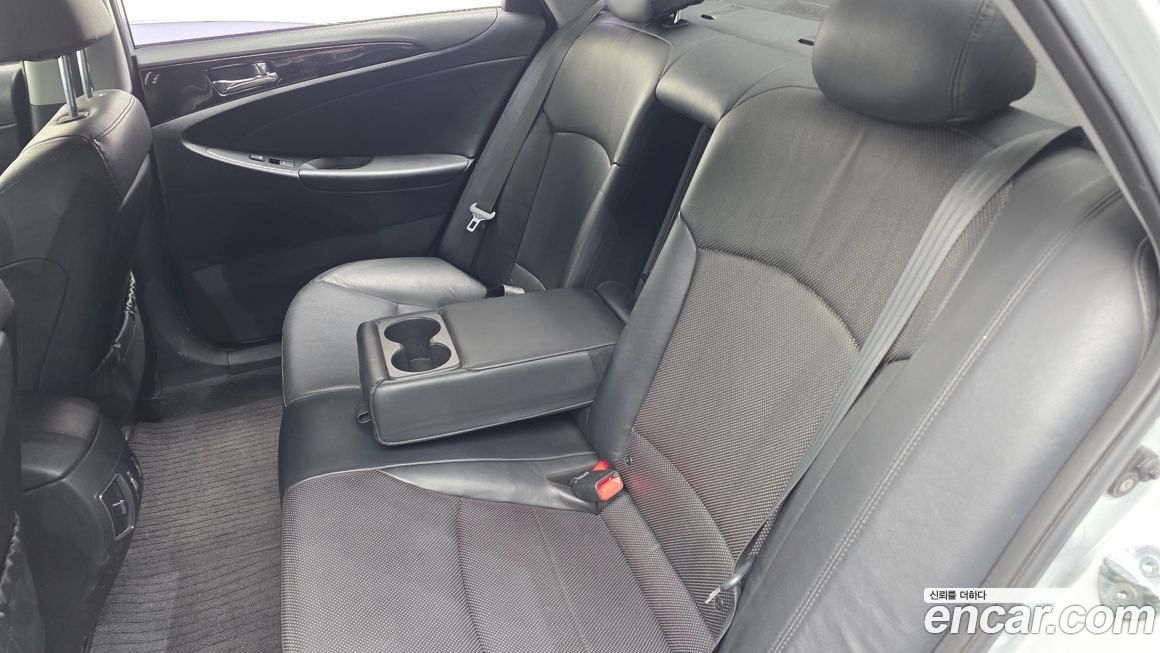 Hyundai Sonata 2011