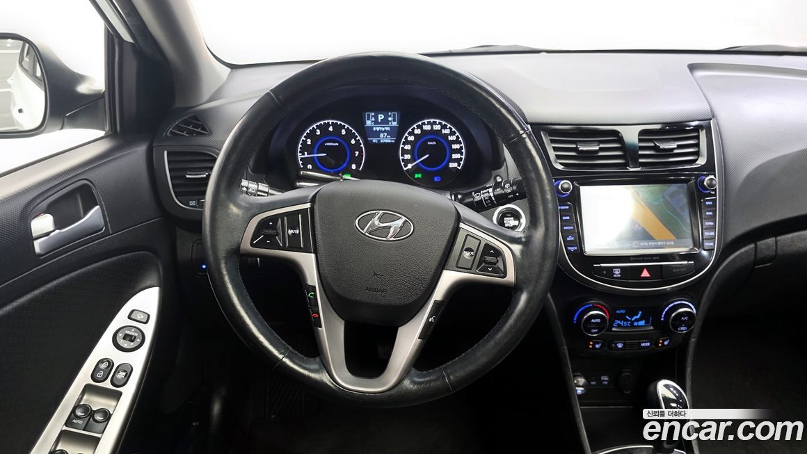 Hyundai Accent 2015