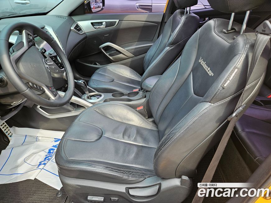 Hyundai Veloster 2012