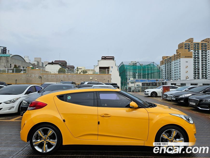 Hyundai Veloster 2012