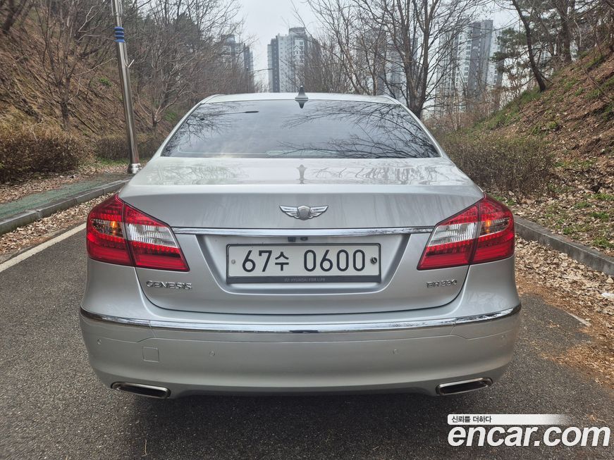 Hyundai Genesis 2013