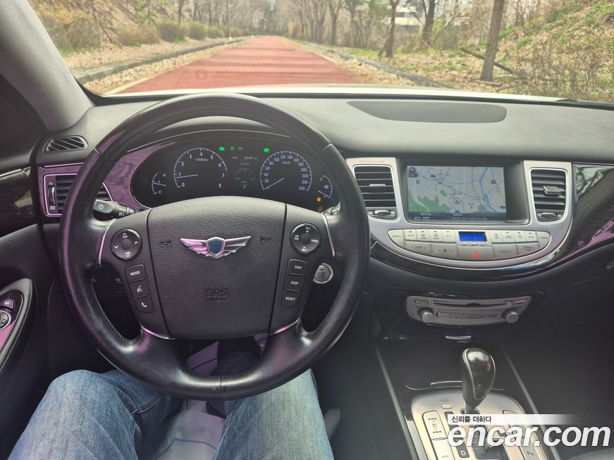 Hyundai Genesis 2013