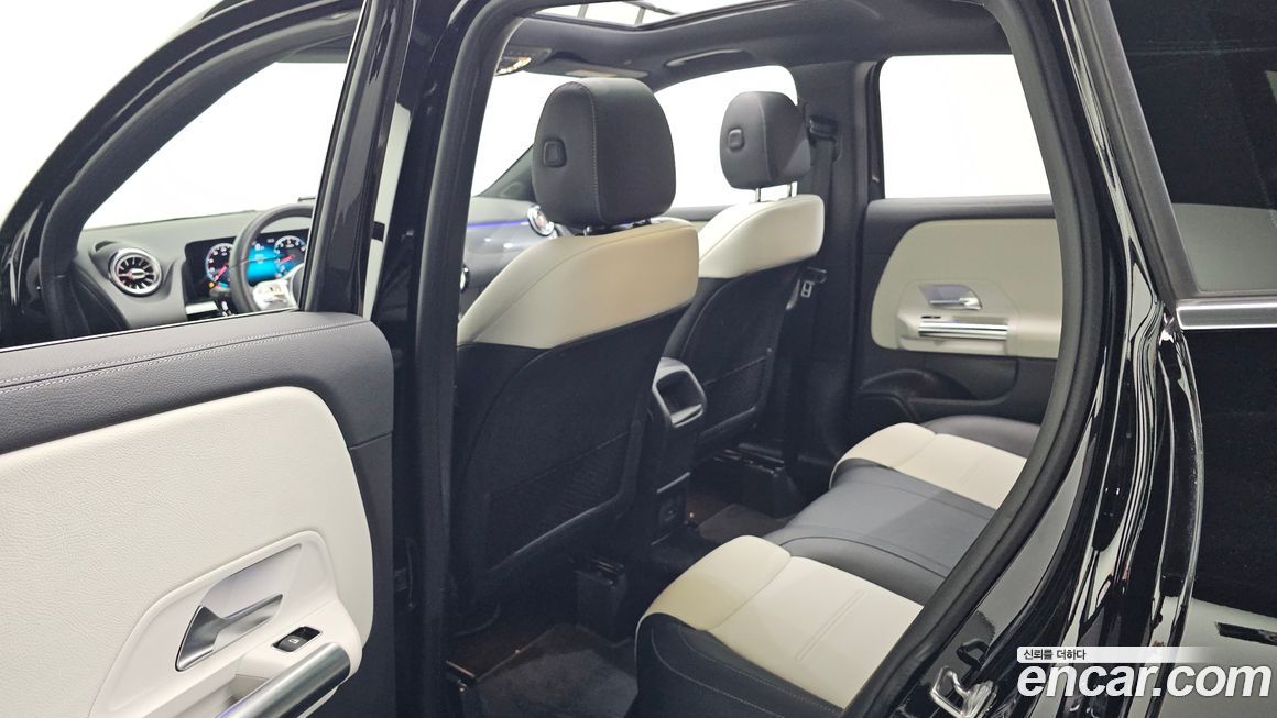 Mercedes-Benz GLA-Class 2021