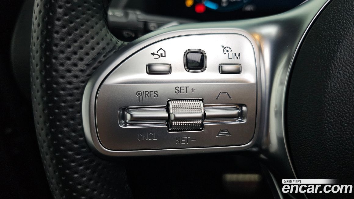 Mercedes-Benz GLA-Class 2021