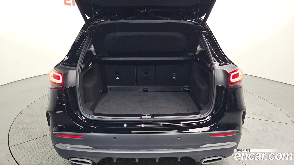 Mercedes-Benz GLA-Class 2021