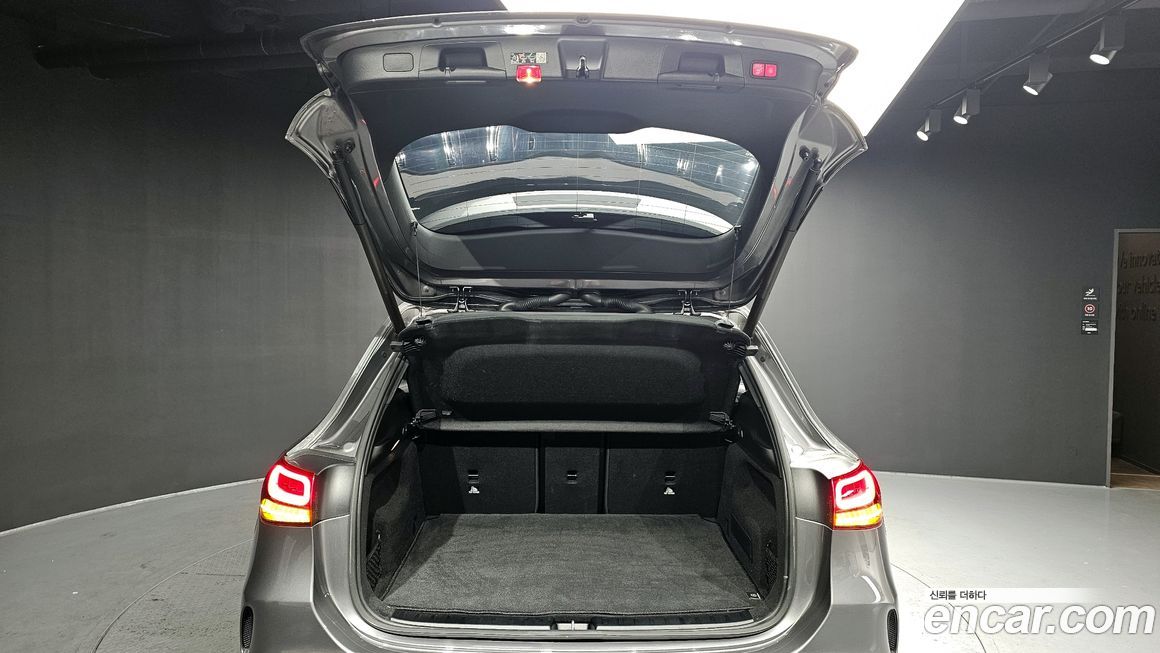 Mercedes-Benz EQA 2023