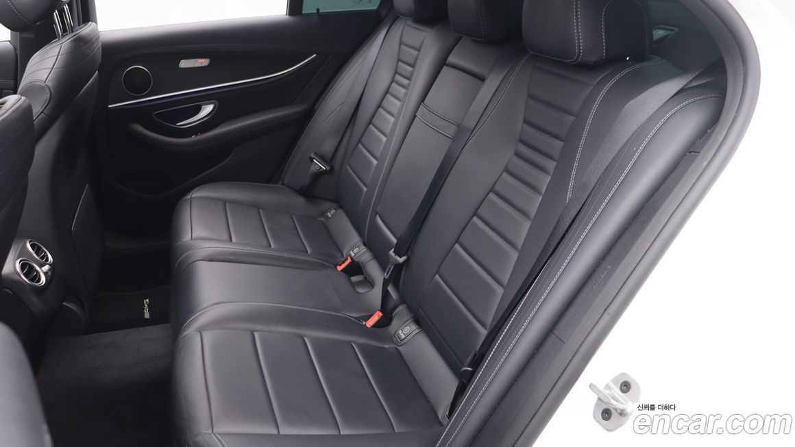 Mercedes-Benz E-Class 2021