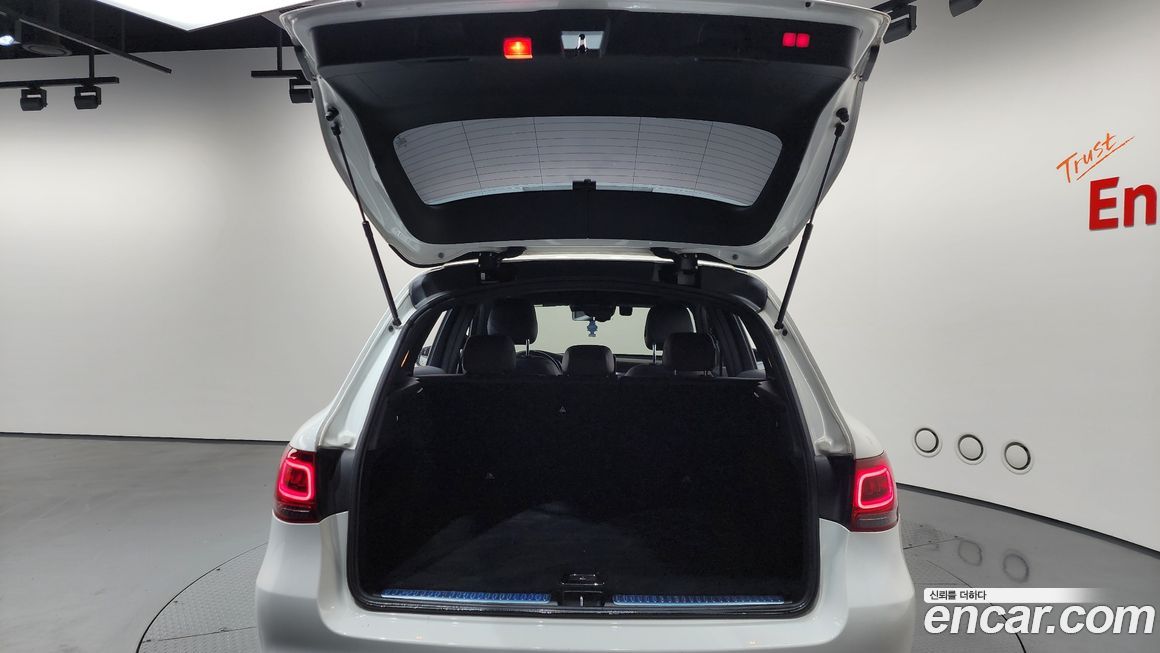 Mercedes-Benz GLC-Class 2020