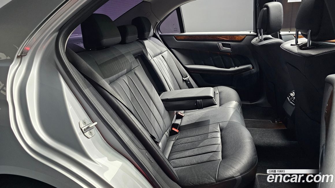 Mercedes-Benz E-Class 2012