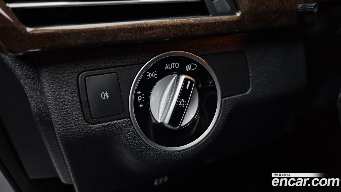 Mercedes-Benz E-Class 2012