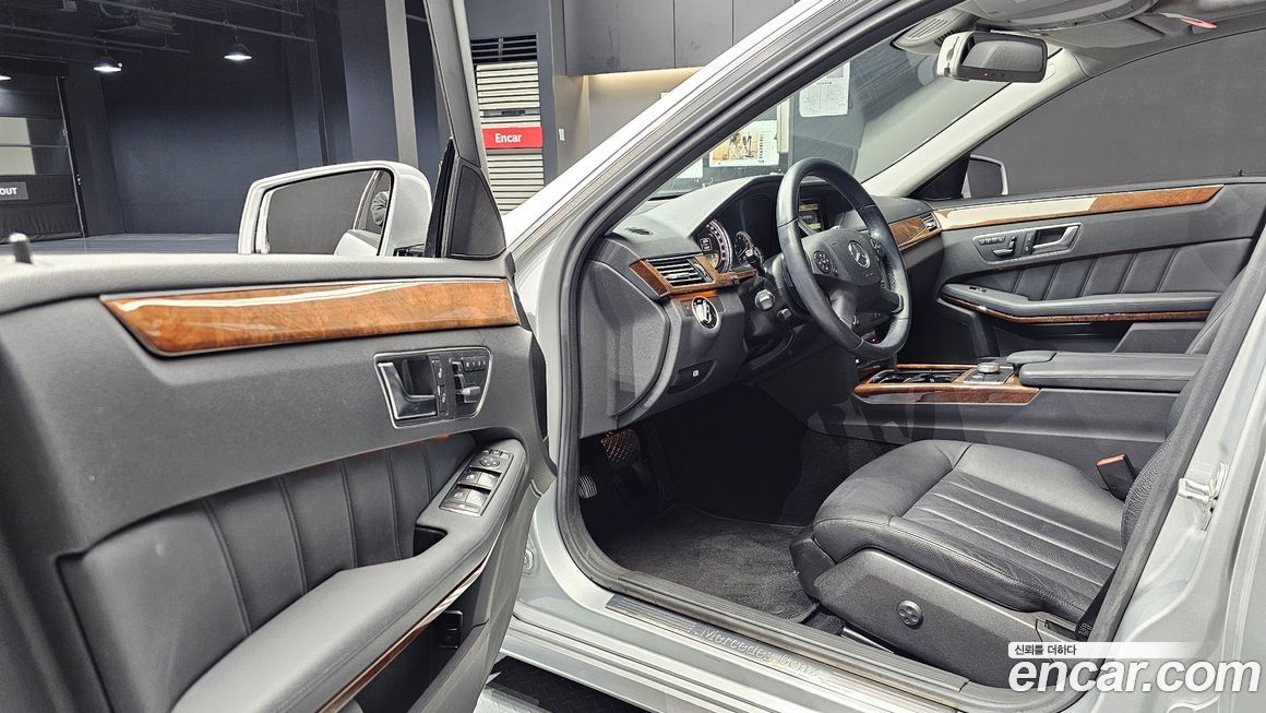 Mercedes-Benz E-Class 2012