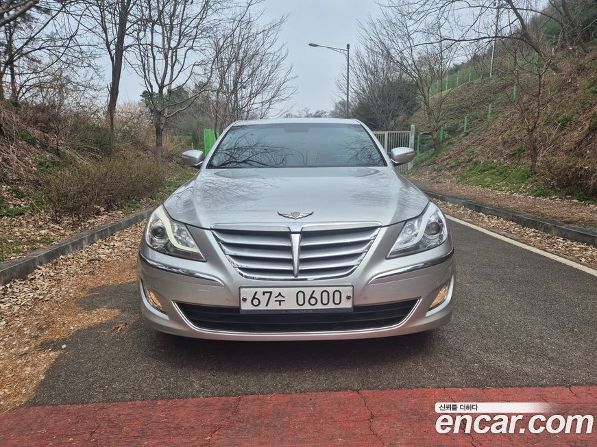 Hyundai Genesis 2013