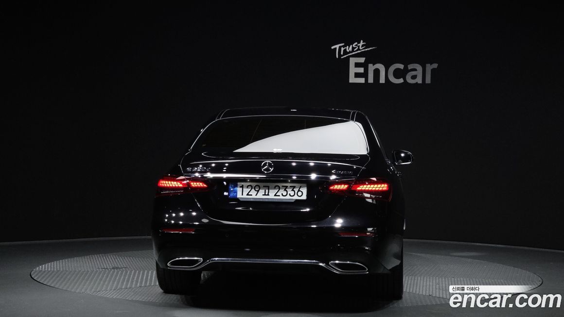 Mercedes-Benz E-Class 2022