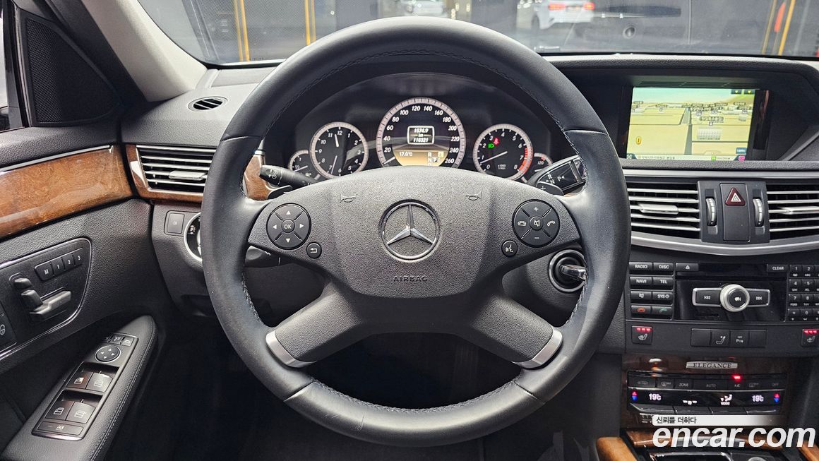 Mercedes-Benz E-Class 2012