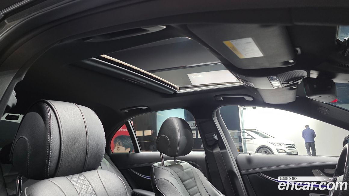 Mercedes-Benz E-Class 2022