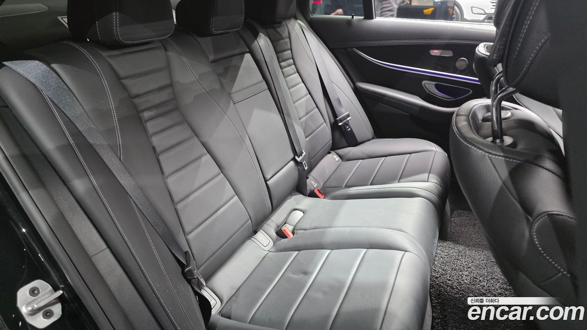 Mercedes-Benz E-Class 2022