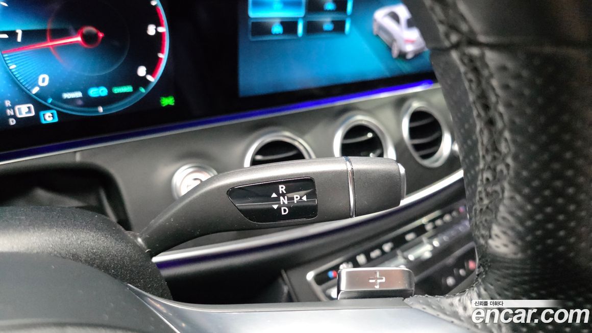 Mercedes-Benz E-Class 2022