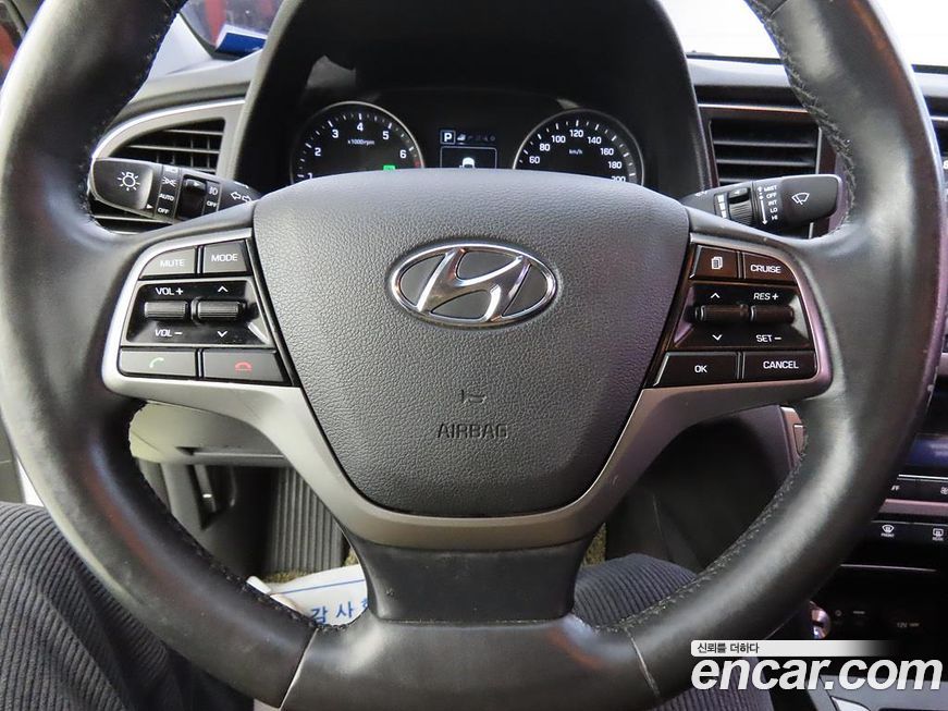 Hyundai AVANTE 2016
