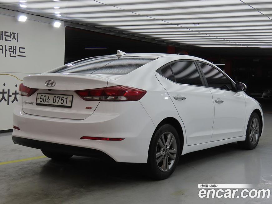 Hyundai AVANTE 2016