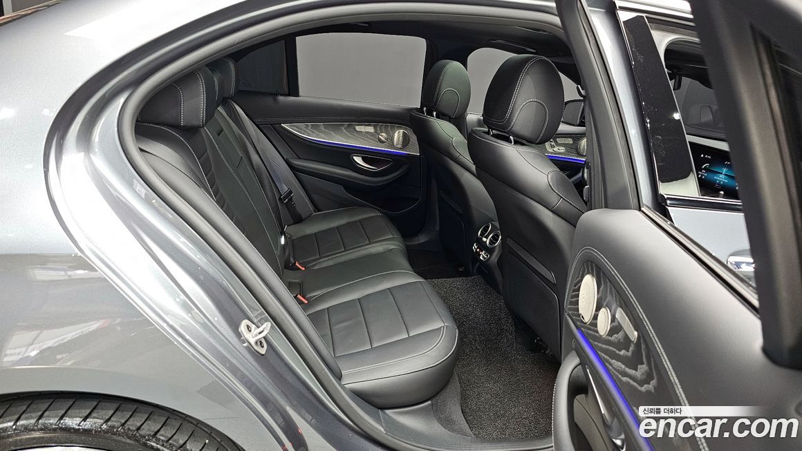 Mercedes-Benz E-Class 2023