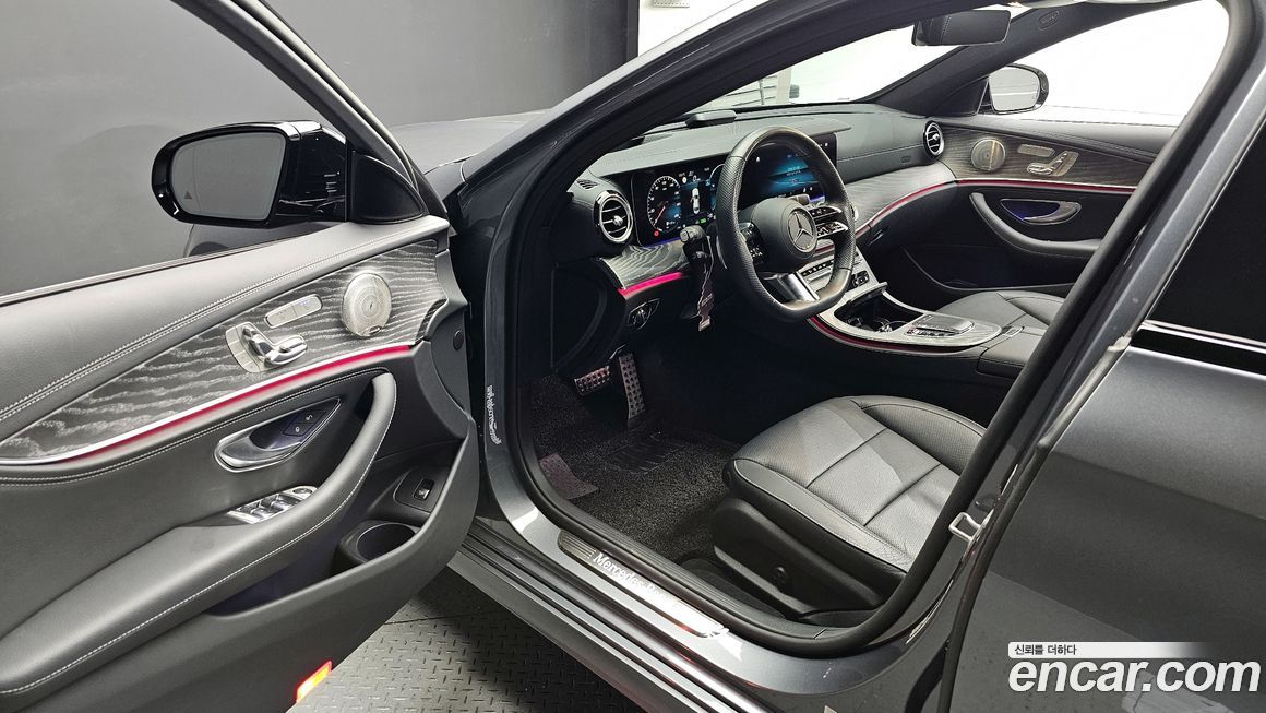 Mercedes-Benz E-Class 2023