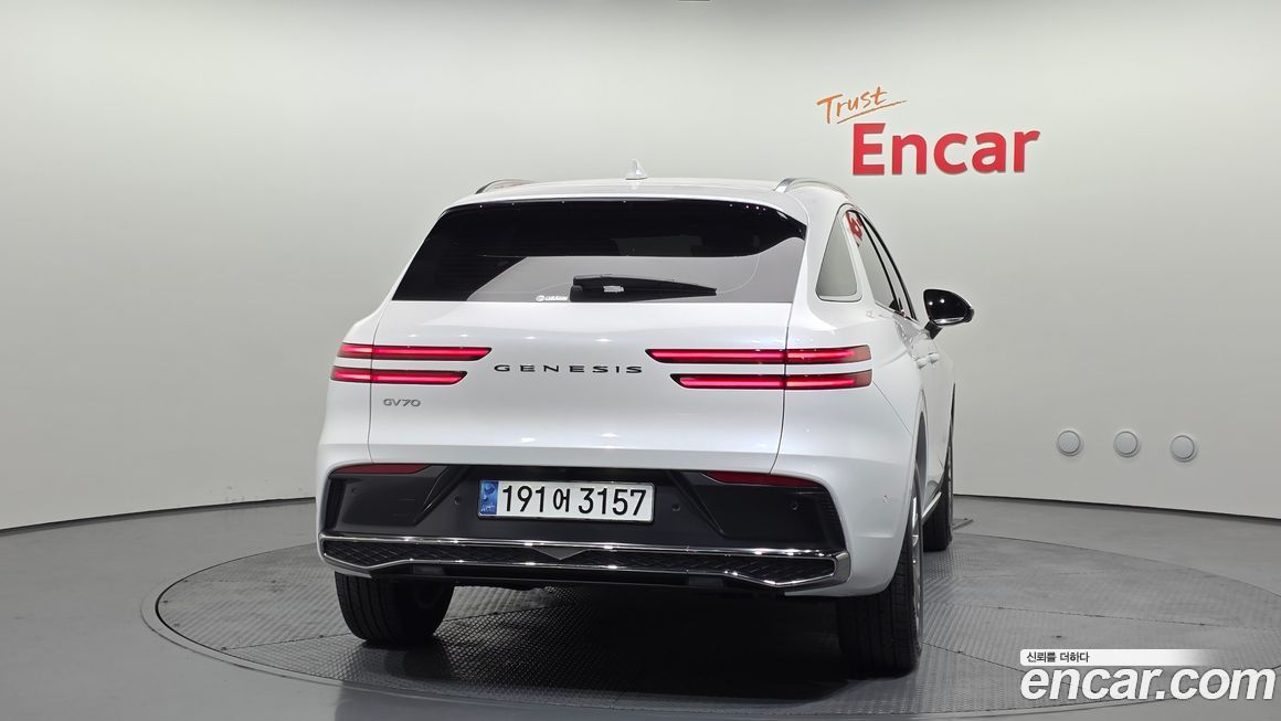 Genesis GV70 2025