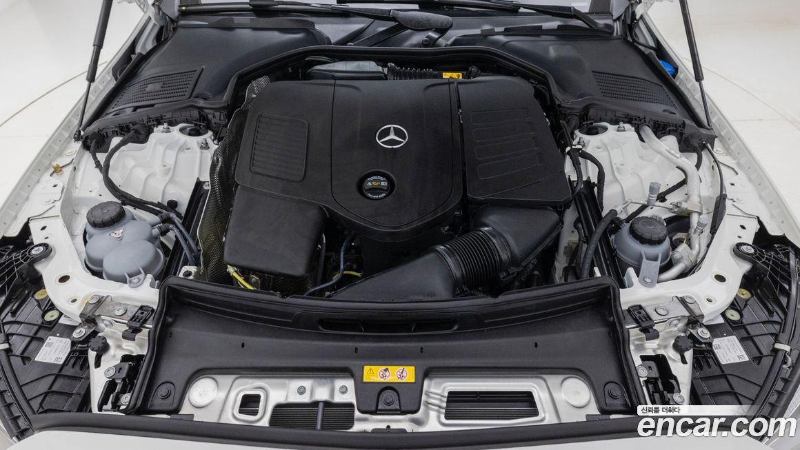 Mercedes-Benz C-Class 2025