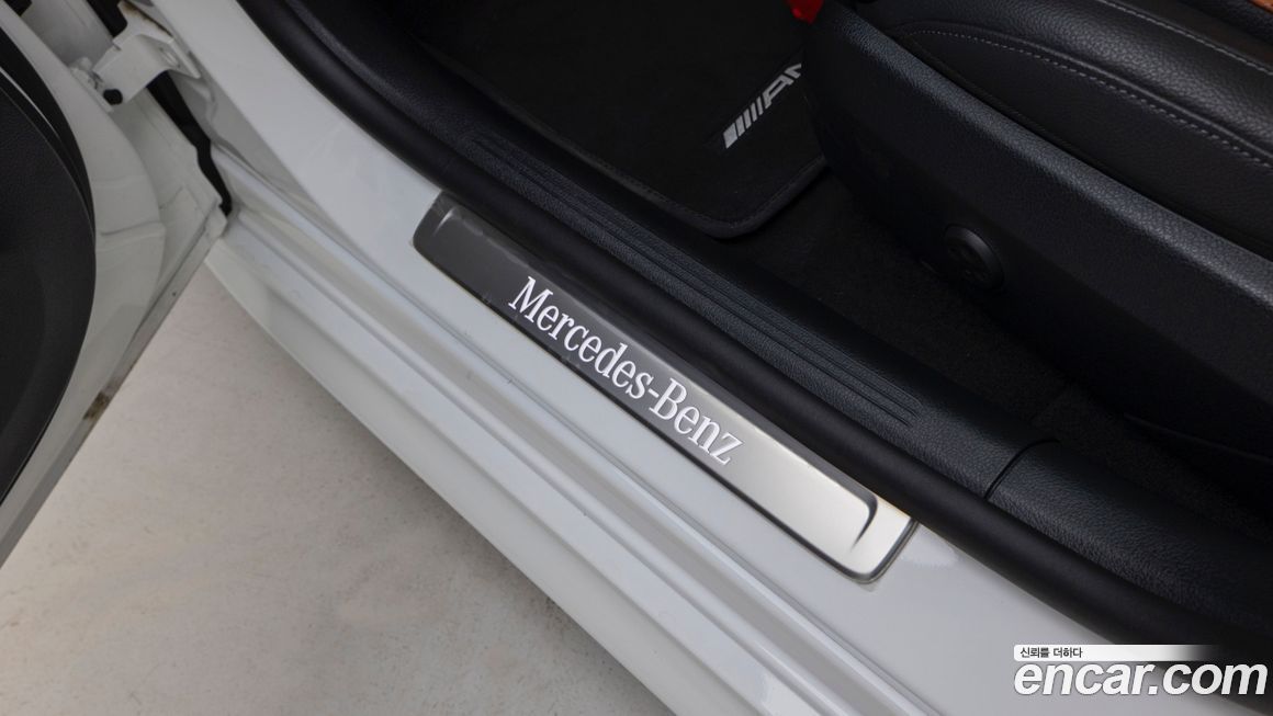 Mercedes-Benz C-Class 2025