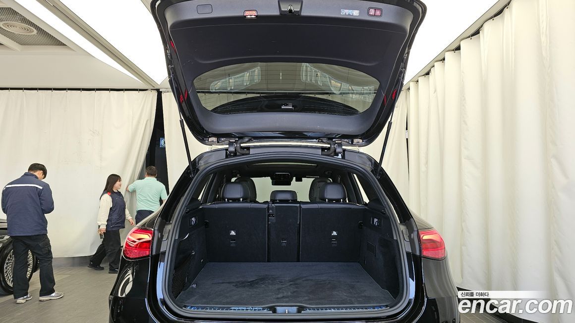 Mercedes-Benz GLC-Class 2024