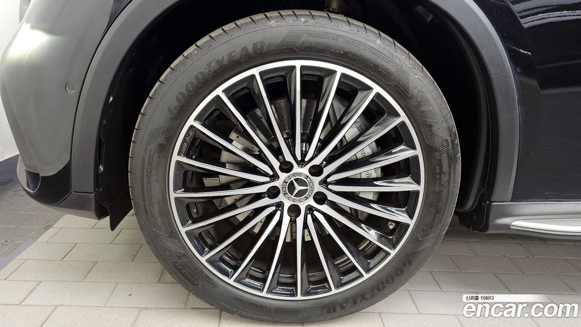 Mercedes-Benz GLC-Class 2024