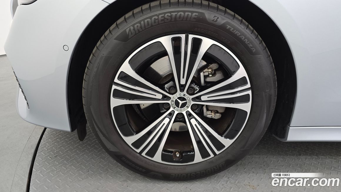 Mercedes-Benz E-Class 2025