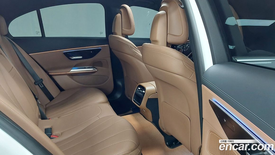 Mercedes-Benz E-Class 2024