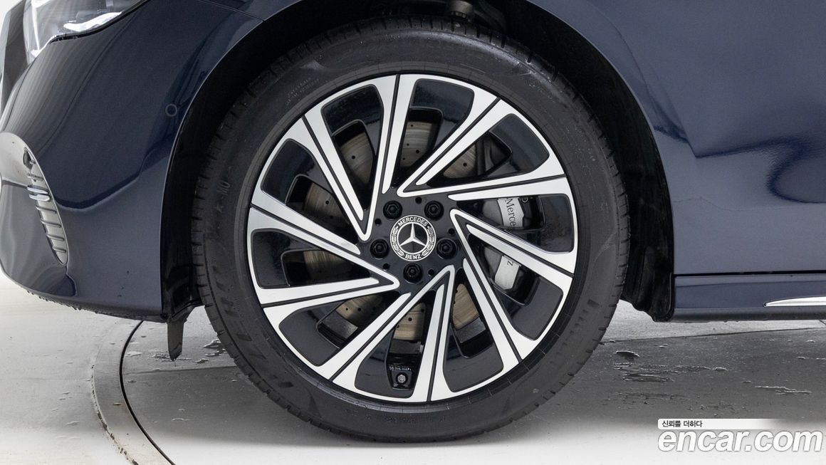 Mercedes-Benz E-Class 2025