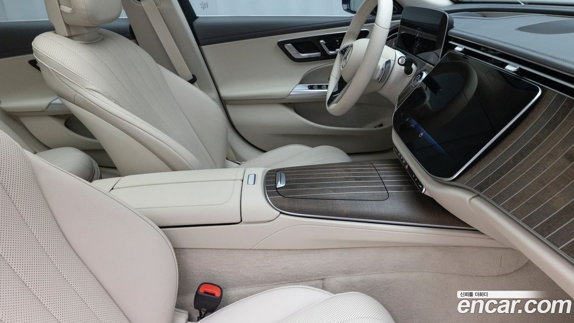 Mercedes-Benz E-Class 2025