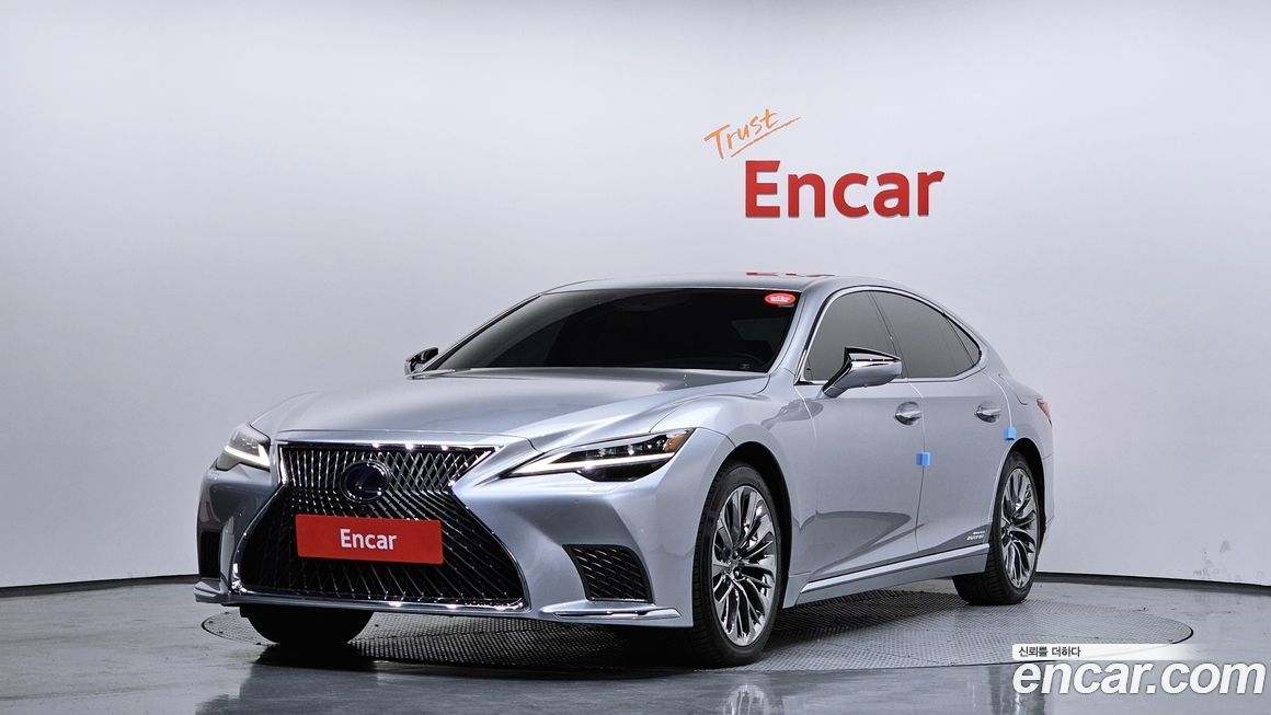 Lexus LS 2022
