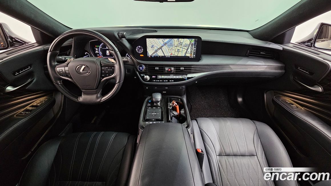Lexus LS 2022