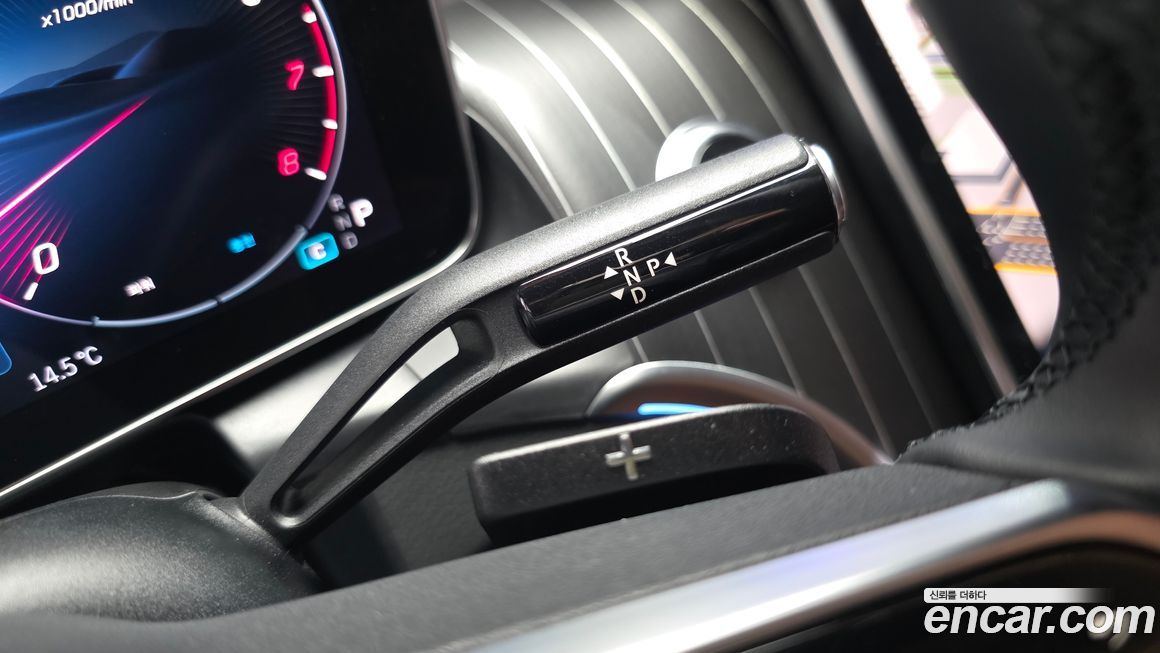 Mercedes-Benz GLC-Class 2025