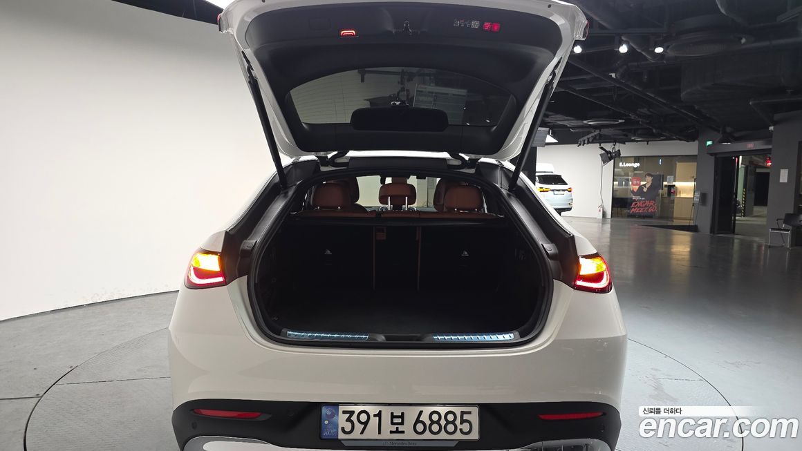 Mercedes-Benz GLC-Class 2025