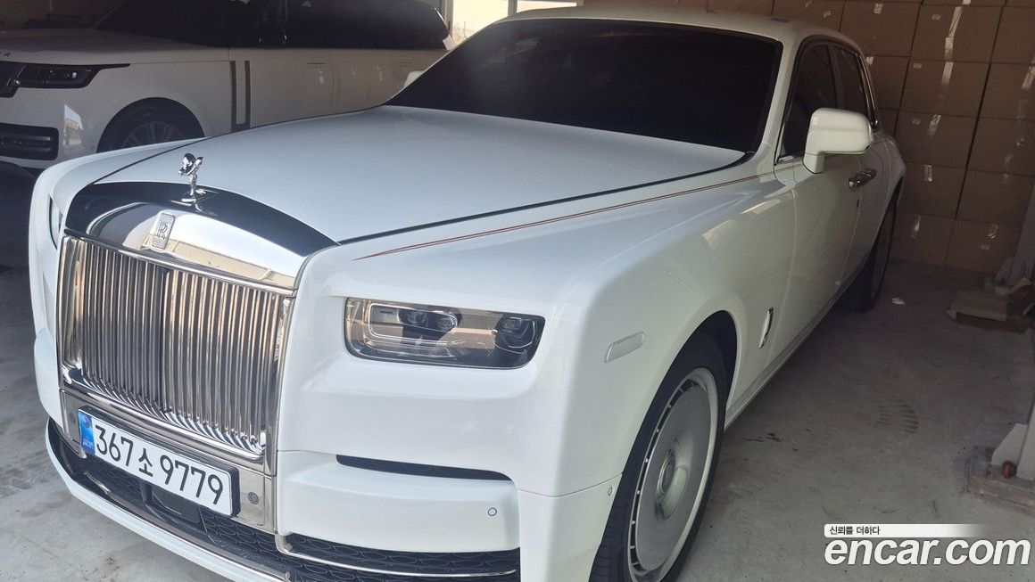 Rolls-Royce Phantom 2025
