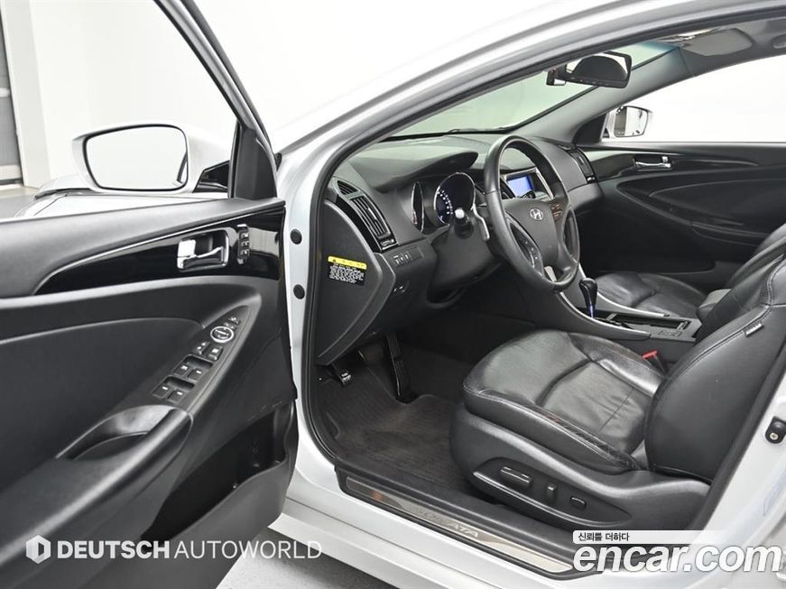 Hyundai Sonata 2010