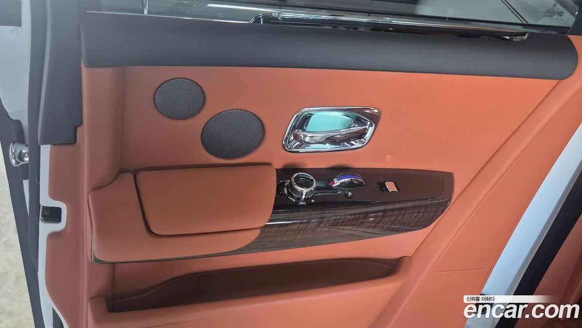 Rolls-Royce Phantom 2025