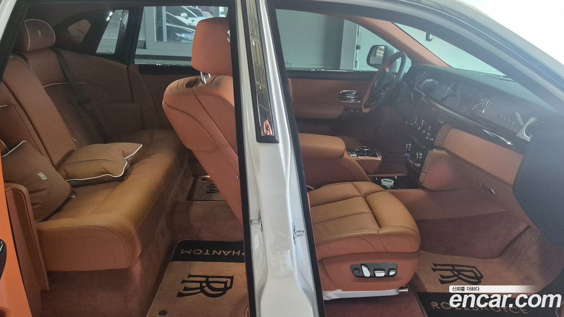 Rolls-Royce Phantom 2025