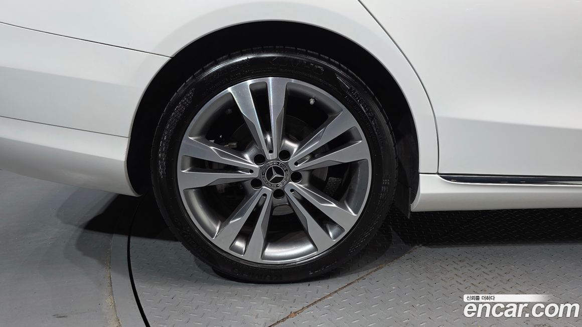 Mercedes-Benz C-Class 2018